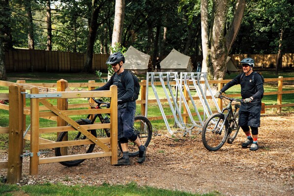 المنشأة من الخارج