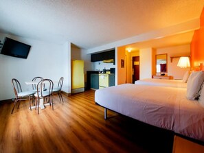 Room - Affordable Hermiston Stay w/ Kitchenette — Pet-Friendly & Near Local Hotspots (Hermiston)