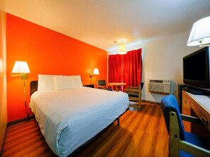 Room - Private Hermiston Room for Business or Leisure — Onsite Parking For Convenience (Hermiston)