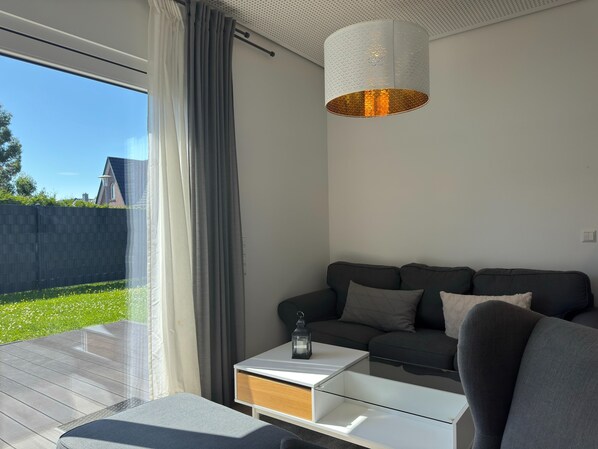 Apartment | Living room - Moderne Ferienwohnung mit Sauna & Terrasse (Butjadingen)