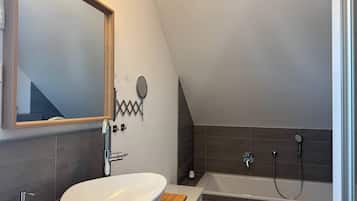 Apartment | Bathroom
