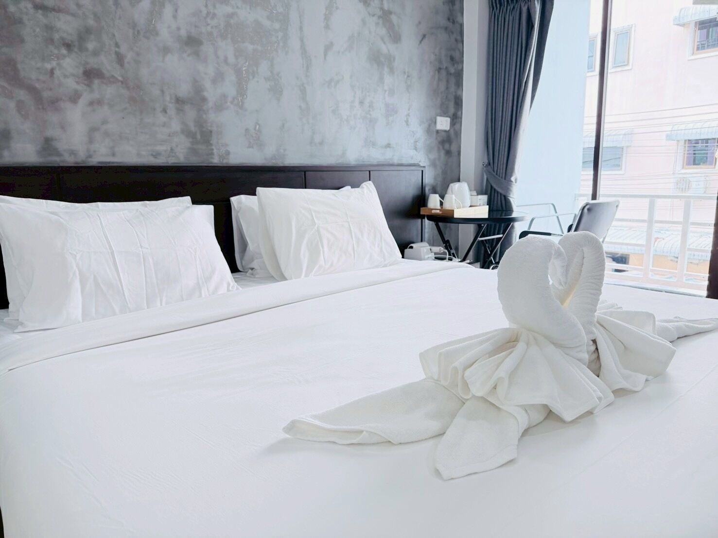 Habitación Deluxe doble | Caja fuerte, wifi gratis, ropa de cama