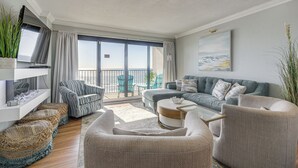 Apartment (3 Bedrooms) | Front of property - Steps to Sand! 8th-floor North Myrtle Beach Condo (North Myrtle Beach)
