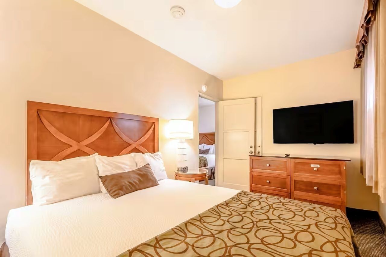 Executive Suite Stay | Near Historic Downtown Yuma | Gym & Outdoor Pool - Yuma, AZ