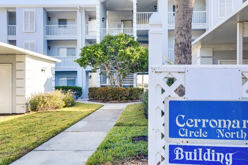 6 Mi to Caspersen Beach! Country Club Condo
