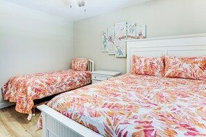 Apartment (2 Bedrooms) | Interior - 6 Mi to Caspersen Beach! Country Club Condo (Venice)