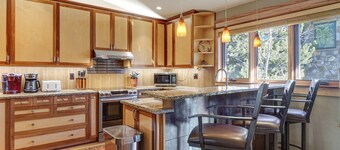 Walk to Main St Frisco: Mount Royal View