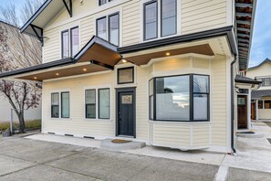 Apartment (0 Bedroom) | Interior - Extended PNW Retreat in Historic Dtwn Anacortes! (Anacortes)