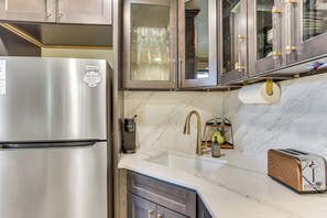 Apartment (0 Bedroom) | Interior - Extended PNW Retreat in Historic Dtwn Anacortes! (Anacortes)