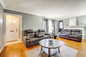 House (4 Bedrooms) | Interior - West Detroit Family Bungalow 9 Mi to Downtown! (Detroit)