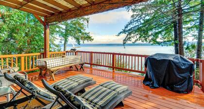 Waterfront Hood Canal Home w/ Pool Table!
