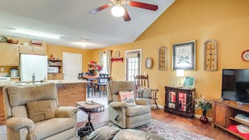 ุงูู
ูุดุฃุฉ ู
ู ุงูุฏุงุฎู