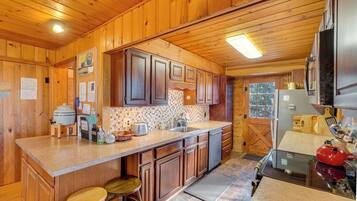 ํ์ฐ์ค (3 Bedrooms) | ๋ด๋ถ