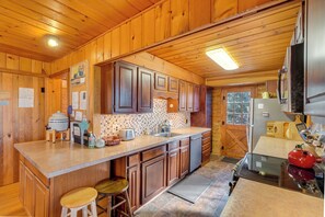 House (3 Bedrooms) | Interior - On-site Trails, Pond! Rustic Harpers Ferry Cabin (Bluemont)