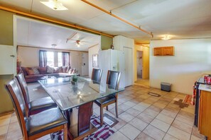 Apartment (3 Bedrooms) | Interior - Close to Festivals & Rodeos! Fort Valley Apt (Fort Valley)