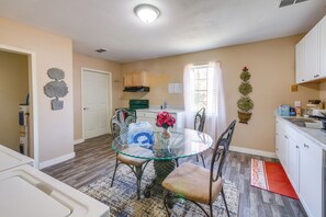 Apartment (6 Bedrooms) | Interior - Great for Gatherings! Rural Fort Valley Retreat (Fort Valley)