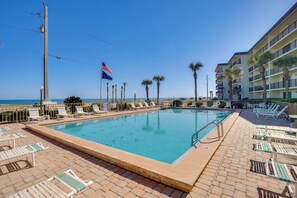 Apartment (2 Bedrooms) | Interior - Steps to Shore: Ormond Beach Condo w/ Pool Access! (Ormond Beach)