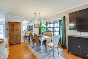 Interior - Tranquil Townhouse Retreat w/ Deck in Germantown! (Germantown)