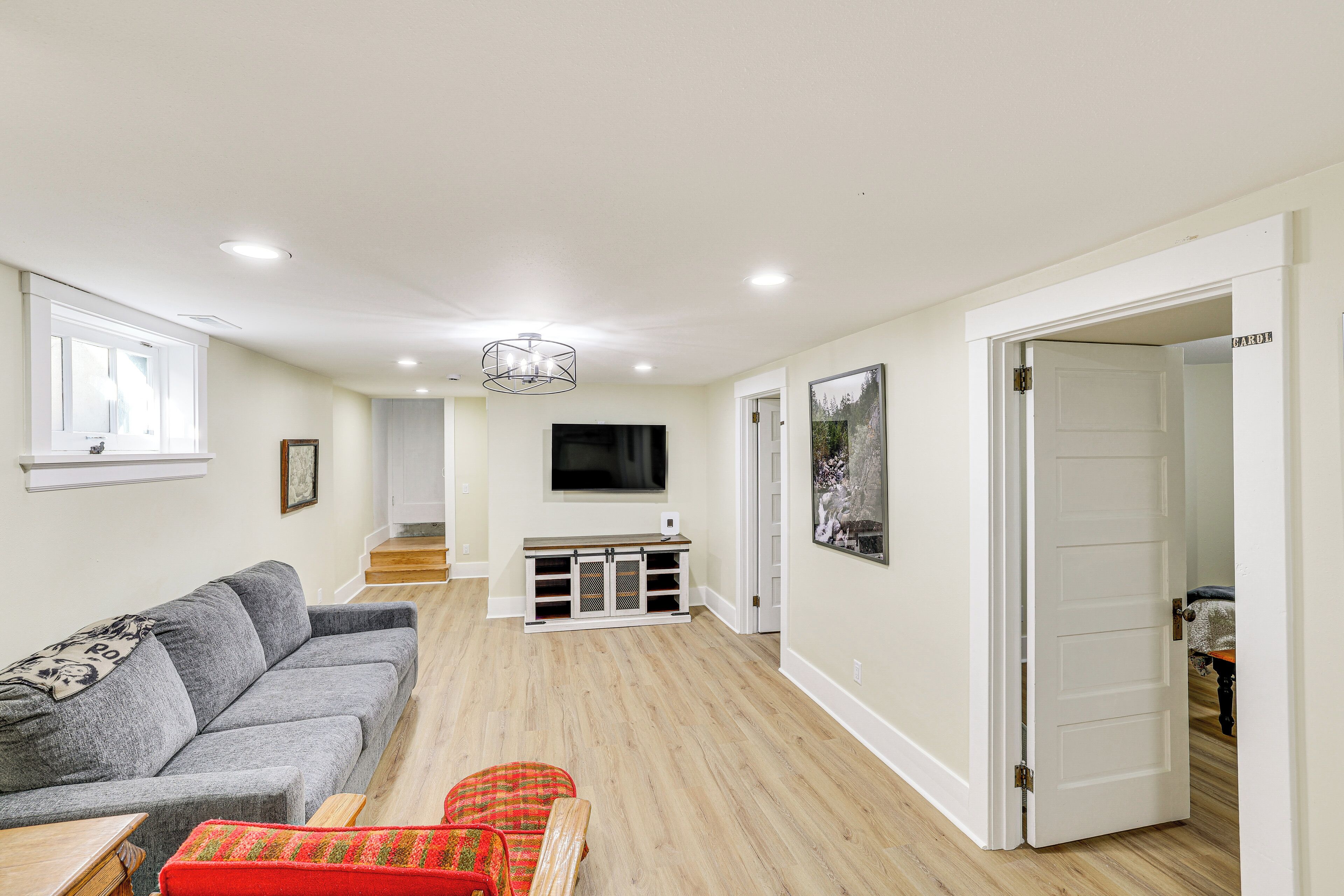 House (6 Bedrooms) | Interior