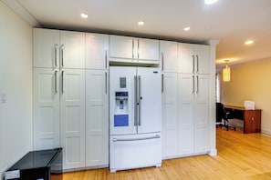 House (4 Bedrooms) | Interior - Serene & Spacious! Family-friendly Catharpin Home (Catharpin)