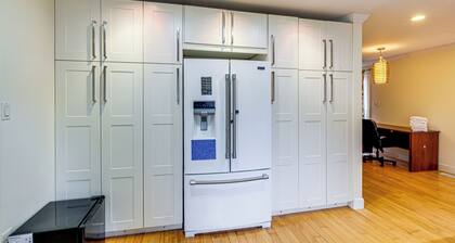 Serene & Spacious! Family-friendly Catharpin Home