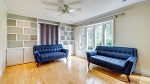 Rumah (4 Bedrooms) | Interior