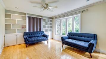 House (4 Bedrooms) | Interior