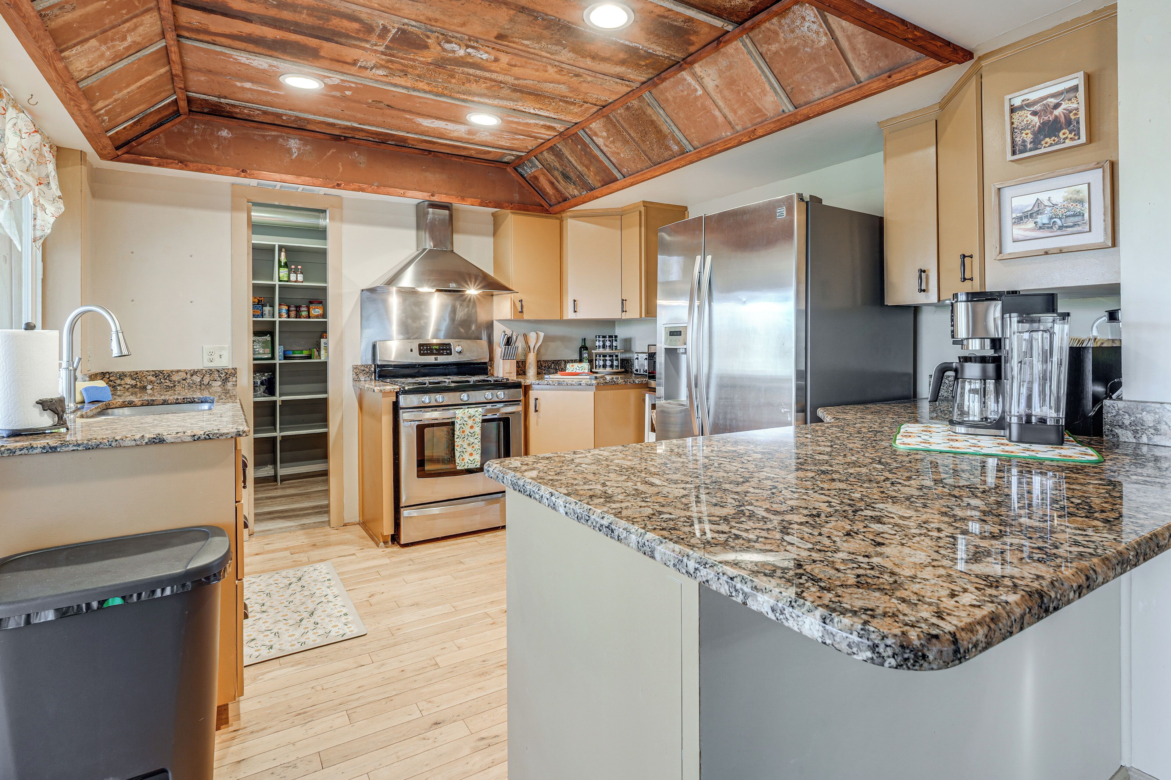 House (4 Bedrooms) | Interior