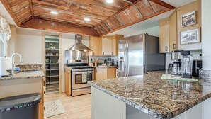 Rumah (4 Bedrooms) | Interior