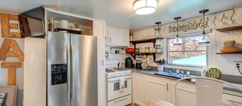 Lake Malone Cabin Getaway! Dock, Fire Pit, Grill