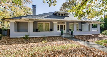 Walk to Coker University & Dtwn! Home w/ Game Room