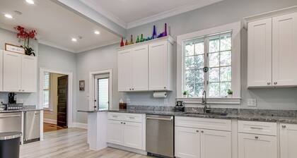 Walk to Coker University & Dtwn! Home w/ Game Room