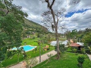 Pool - Luxury House in Teresópolis — Private Pool • Vale da Serra Club (Teresópolis)