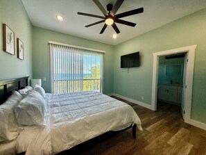 6 bedrooms, free WiFi, bed sheets, wheelchair access