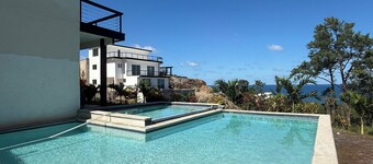 Ocean Crest Luxury Villa - 6BR w/Infinity Pool