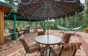 Outdoor dining - Riverside lodge w/ privacy & trail access (Bayfield)