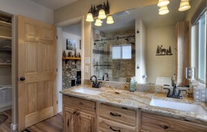 Shower, hair dryer, towels - Riverside lodge w/ privacy & trail access (Bayfield)