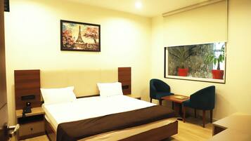 Phòng Deluxe | Phòng tắm | Buồng tắm vòi sen, khăn tắm, xà phòng, dầu gội