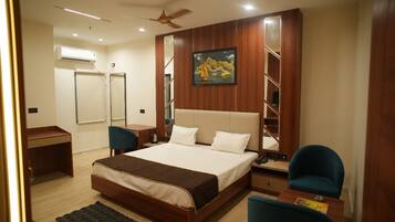 Suíte | Escrivaninha, espaço de trabalho para notebook, Wi-Fi de cortesia