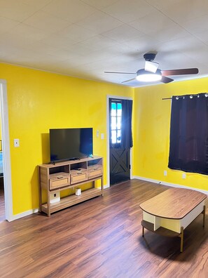 Interior - Pet Friendly,Fast WiFi,Workspace,Newly Renovated,Long term Allowed,2 bedroom (Oklahoma City)