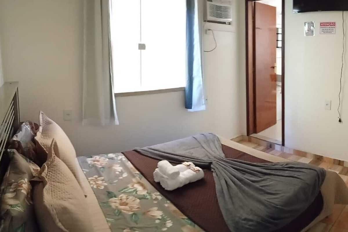 Comfort-Apartment, Veranda, Stadtblick | Verdunkelungsvorhänge, kostenloses WLAN, Bettwäsche