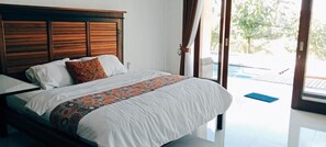 Bureau, espace de travail pour ordinateur portable, Wi-Fi gratuit