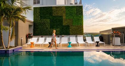 CIRC Hotel By Hosteeva