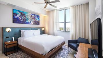 Signature Suite, 1 Bedroom, Non Smoking, Balcony | Individually decorated, individually furnished, laptop workspace