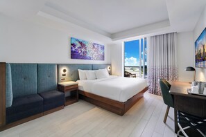 Classic Studio Suite, 1 King Bed, Non Smoking, Balcony | In-room safe, individually decorated, individually furnished - CIRC Hotel By Hosteeva (Hollywood)