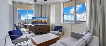 CIRC Hotel By Hosteeva