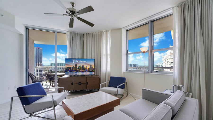 CIRC Hotel By Hosteeva