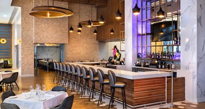 CIRC Hotel By Hosteeva