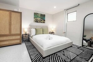 House - Brand New Studio in Carlsbad (Carlsbad)