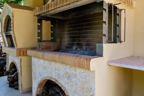 House, Smoking | 5 bedrooms, Internet - Sklavaki Traditional Villa - Private Pool Views (Mylopotamos)